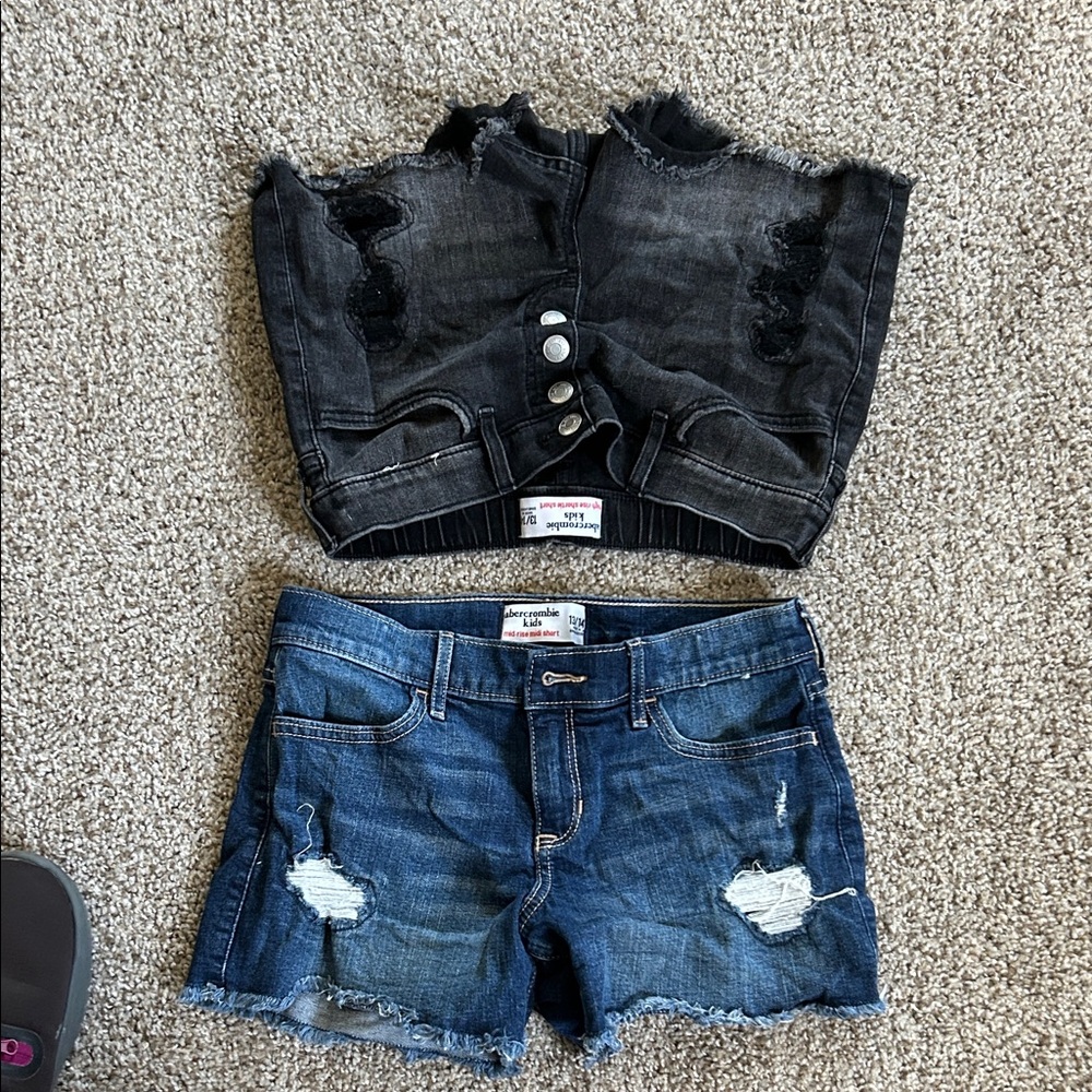 Abercrombie Kids Black and Blue Distressed Jean Shorts - Picture 3 of 4